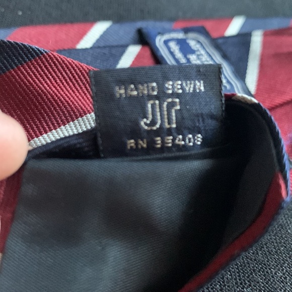 Authentic English Regimental Silk Tie - Picture 5 of 5